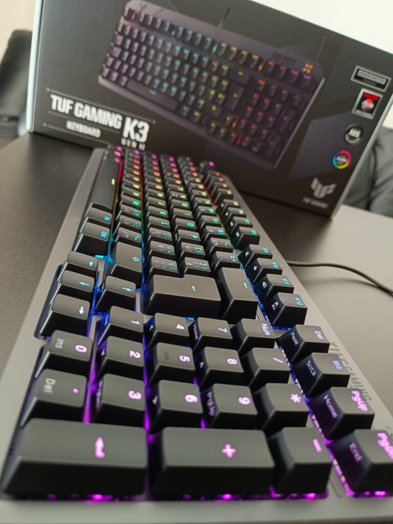 ASUS TUF Gaming K3 Gen II - pohled na klávesnici