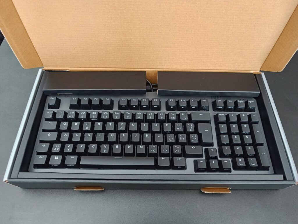 ASUS TUF Gaming K3 Gen II - v krabici